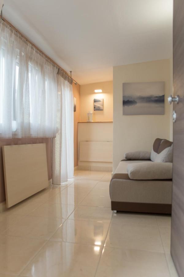 Kosmos Service Apartment Modern Spirit City Center With Additional Cost Parking Tesalónica Exterior foto